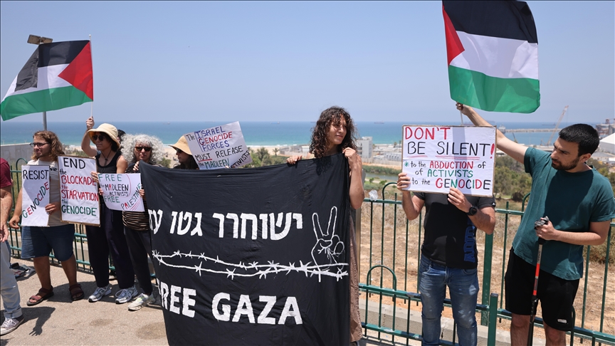 Izraelski i strani aktivisti protestirali u luci Ashdod nakon izraelskog presretanja humanitarnog broda za Gazu