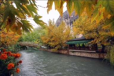 چشم‌انداز زیبای پاییزی در دره توهما