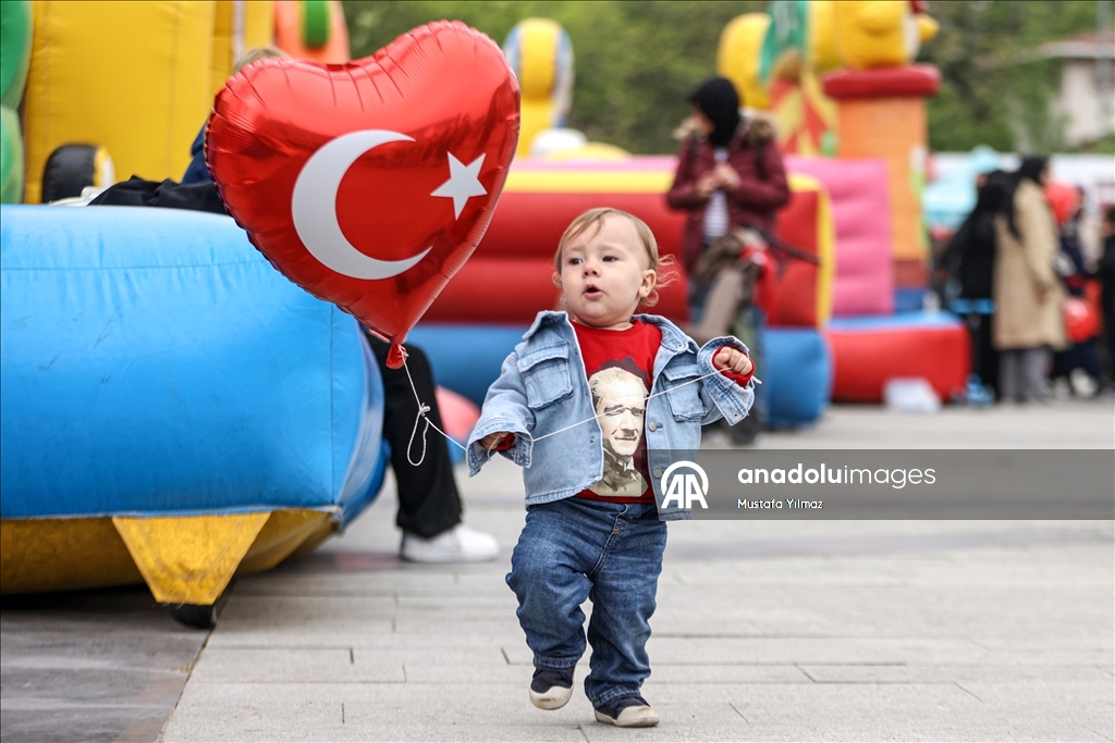 Türkiye shënon Ditën e Sovranitetit Kombëtar dhe Ditën e Fëmijëve