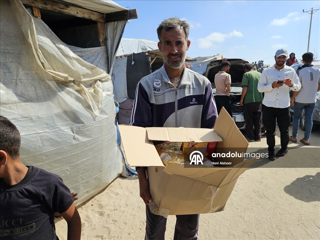 حكومة غزة: حشود جائعة تقتحم مركز مساعدات برفح وإسرائيل تستهدفها