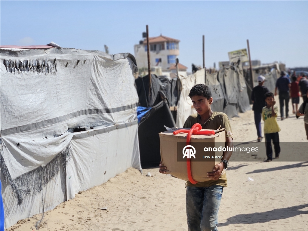 حكومة غزة: حشود جائعة تقتحم مركز مساعدات برفح وإسرائيل تستهدفها
