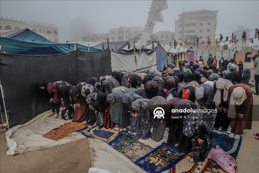 صلاة عيد الأضحى في غزة وسط الخيام