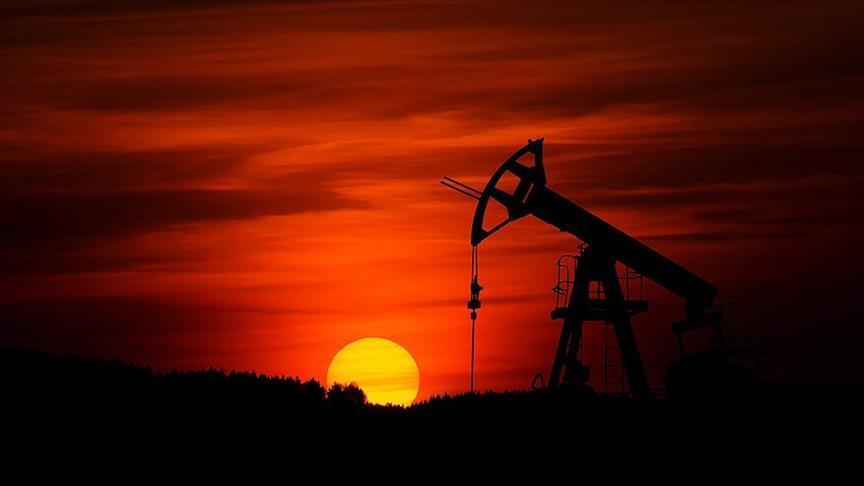 Oil prices down with US crude stock buildup estimates